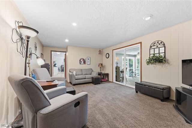 2500 Hume Street NW, North Canton, OH 44720