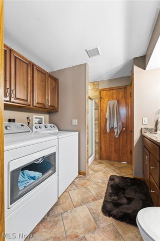 2500 Hume Street NW, North Canton, OH 44720