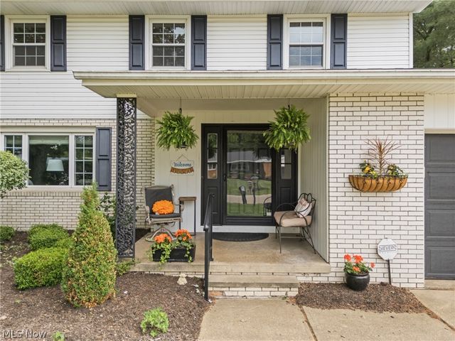 2500 Hume Street NW, North Canton, OH 44720