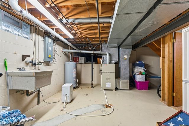2500 Hume Street NW, North Canton, OH 44720