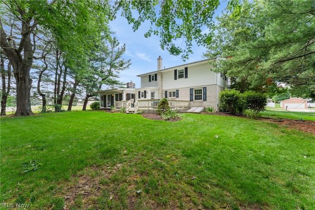 2500 Hume Street NW, North Canton, OH 44720