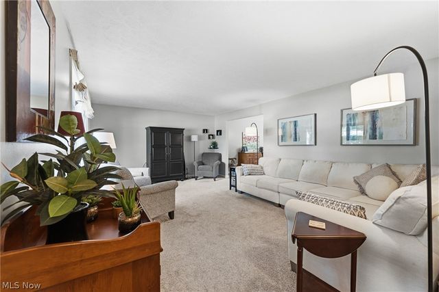 2500 Hume Street NW, North Canton, OH 44720