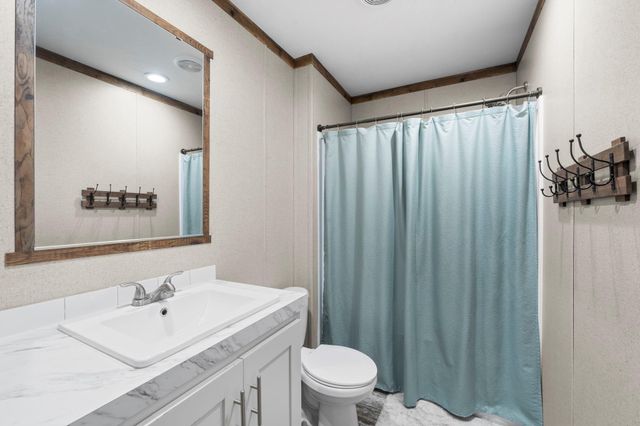 577 S Winding River Road, Oakhurst, TX 77364