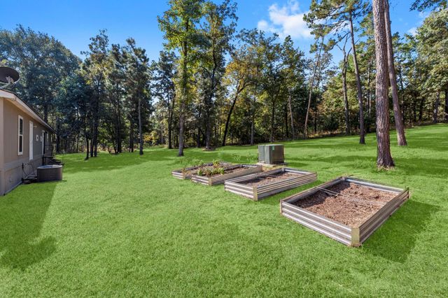 577 S Winding River Road, Oakhurst, TX 77364