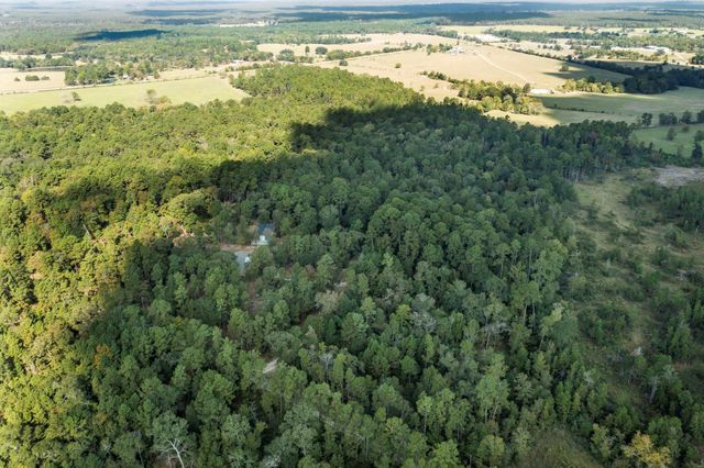 577 S Winding River Road, Oakhurst, TX 77364