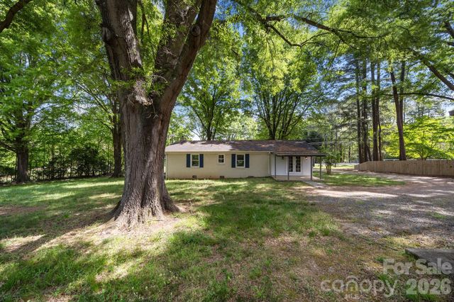 19041 Davidson Concord Road, Davidson, NC 28036
