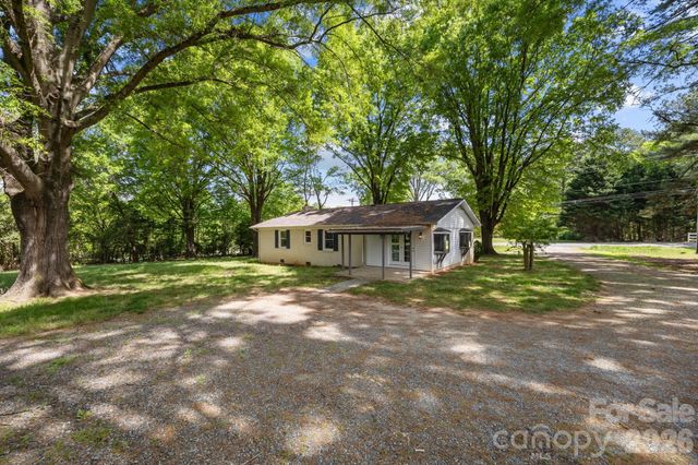 19041 Davidson Concord Road, Davidson, NC 28036