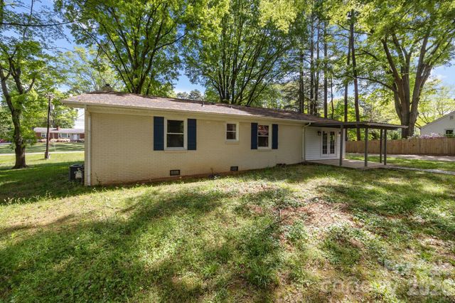19041 Davidson Concord Road, Davidson, NC 28036