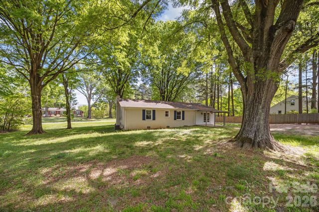 19041 Davidson Concord Road, Davidson, NC 28036