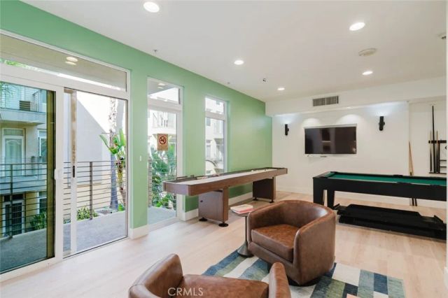 250 N First Street 326, Burbank, CA 91502