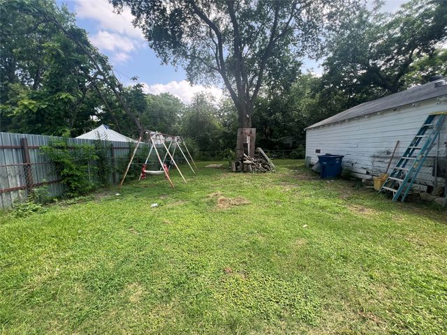 8810 Eldon Drive, Dallas, TX 75217