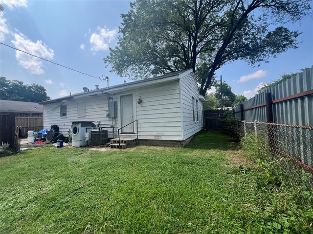 8810 Eldon Drive, Dallas, TX 75217