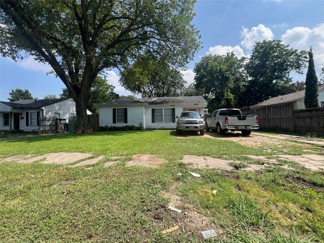 8810 Eldon Drive, Dallas, TX 75217