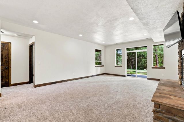 8508 S Vicari Rd, Spokane, WA 99206