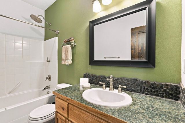 8508 S Vicari Rd, Spokane, WA 99206