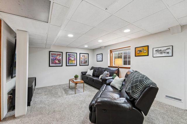 2324 130th Avenue NW, Coon Rapids, MN 55448