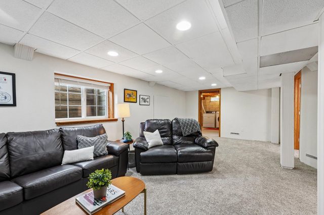 2324 130th Avenue NW, Coon Rapids, MN 55448