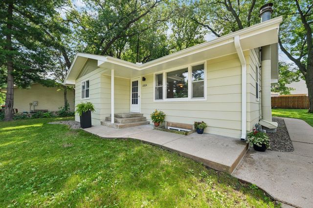 2324 130th Avenue NW, Coon Rapids, MN 55448
