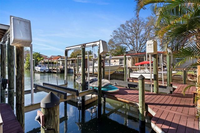 4911 W MELROSE AVENUE S, Tampa, FL 33629