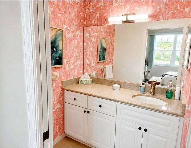 8360 WINGATE DRIVE 811, Sarasota, FL 34238