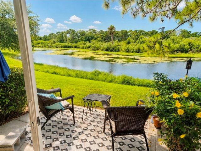 8360 WINGATE DRIVE 811, Sarasota, FL 34238