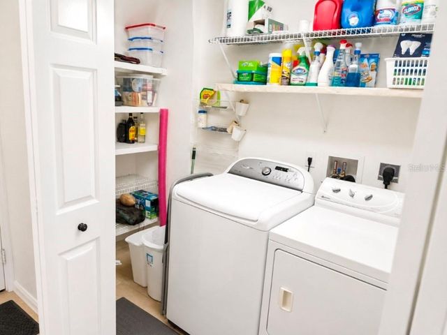 8360 WINGATE DRIVE 811, Sarasota, FL 34238