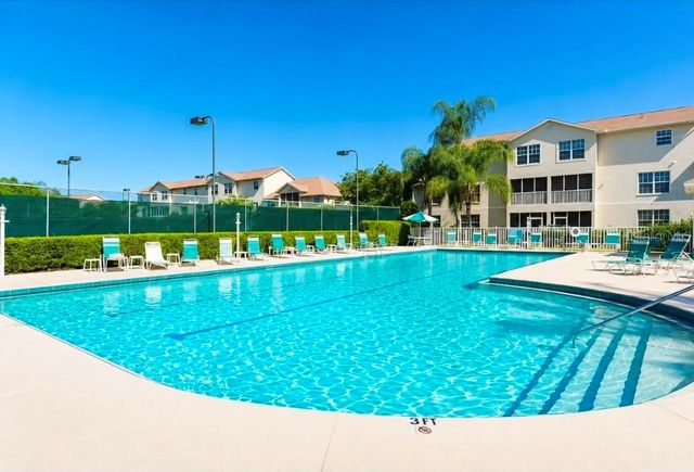 8360 WINGATE DRIVE 811, Sarasota, FL 34238