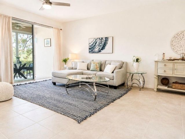 8360 WINGATE DRIVE 811, Sarasota, FL 34238