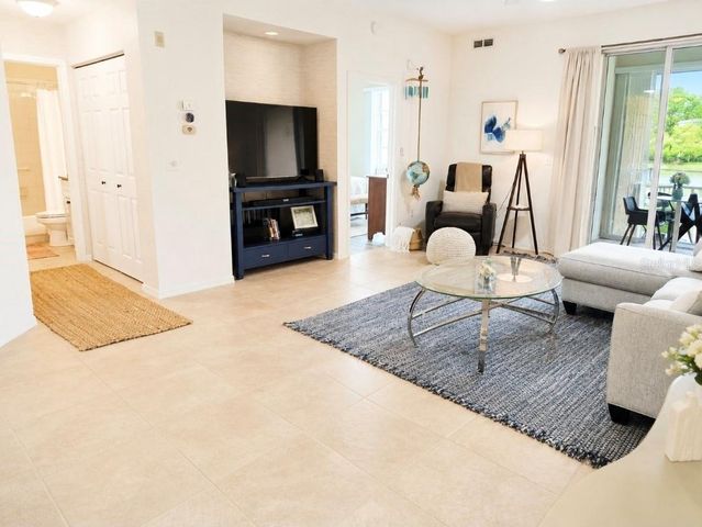 8360 WINGATE DRIVE 811, Sarasota, FL 34238