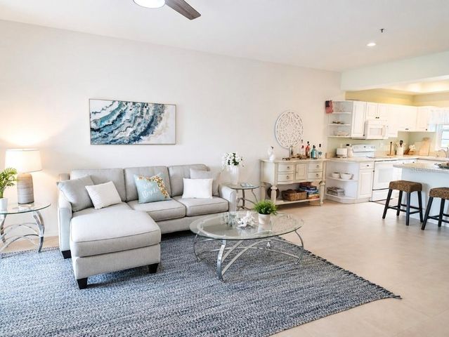 8360 WINGATE DRIVE 811, Sarasota, FL 34238