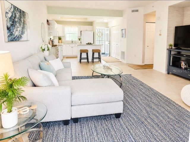 8360 WINGATE DRIVE 811, Sarasota, FL 34238