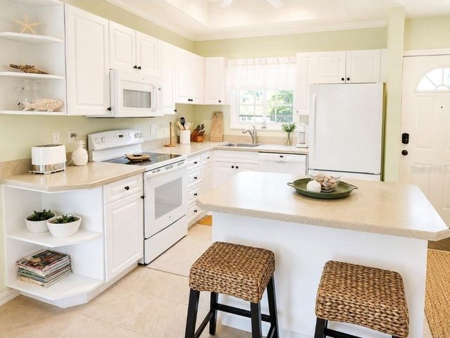 8360 WINGATE DRIVE 811, Sarasota, FL 34238
