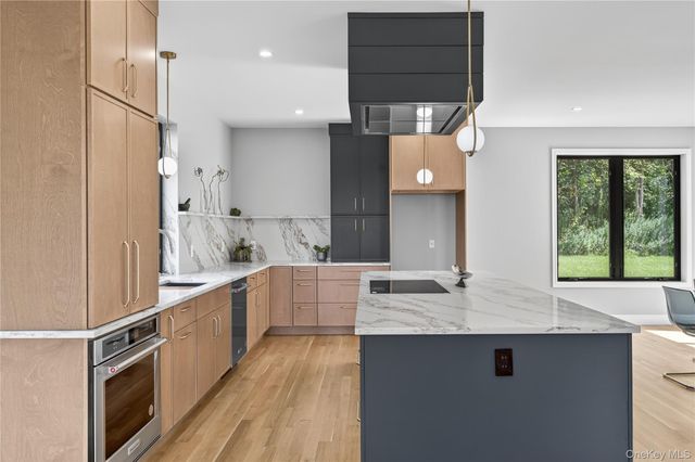 1 Warwick Isle Boulevard, Pine Island, NY 10969