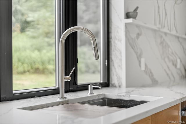 1 Warwick Isle Boulevard, Pine Island, NY 10969