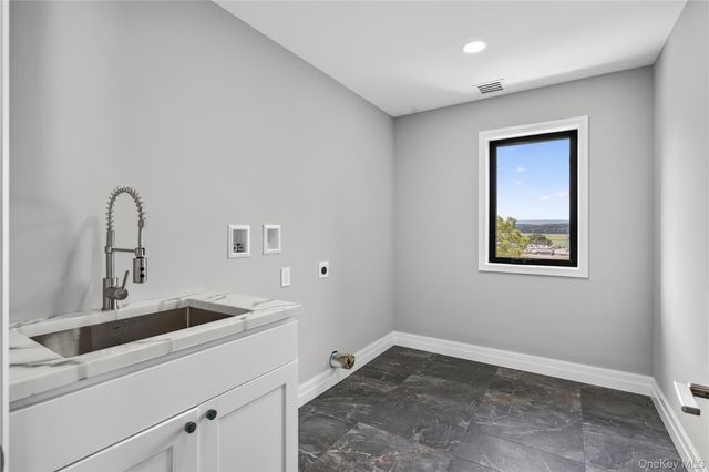 1 Warwick Isle Boulevard, Pine Island, NY 10969