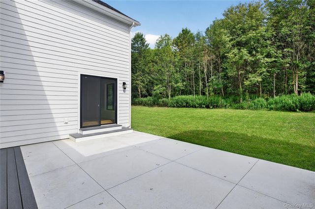 1 Warwick Isle Boulevard, Pine Island, NY 10969