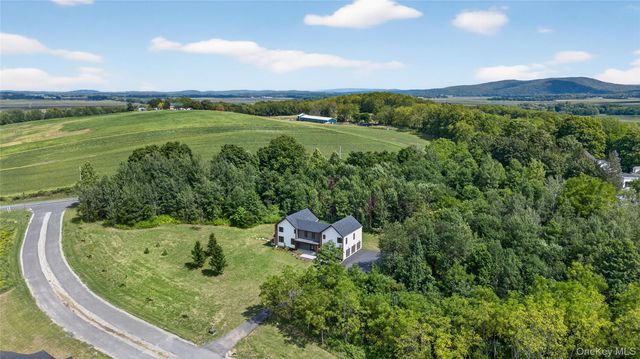 1 Warwick Isle Boulevard, Pine Island, NY 10969