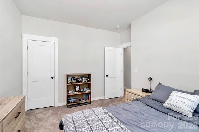 9521 Munsing Drive, Charlotte, NC 28269