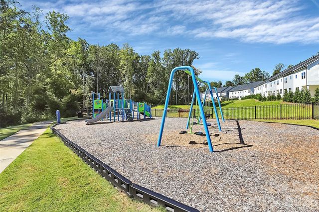 9521 Munsing Drive, Charlotte, NC 28269