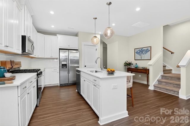 9521 Munsing Drive, Charlotte, NC 28269