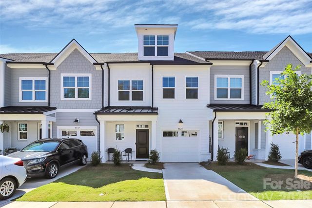 9521 Munsing Drive, Charlotte, NC 28269