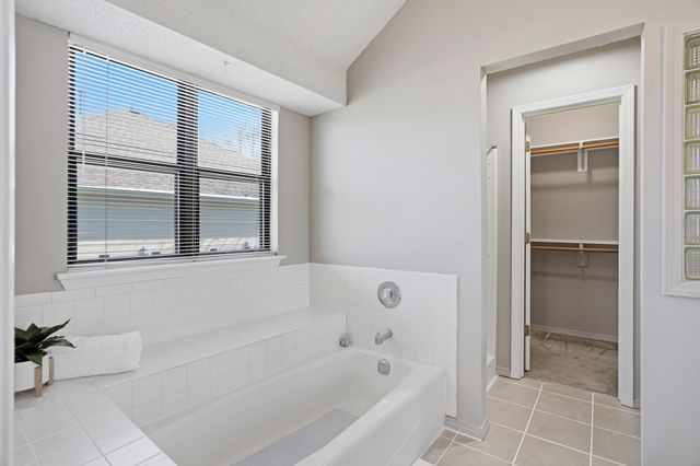 4905 GLENCAIRN DR, Columbia, MO 65203