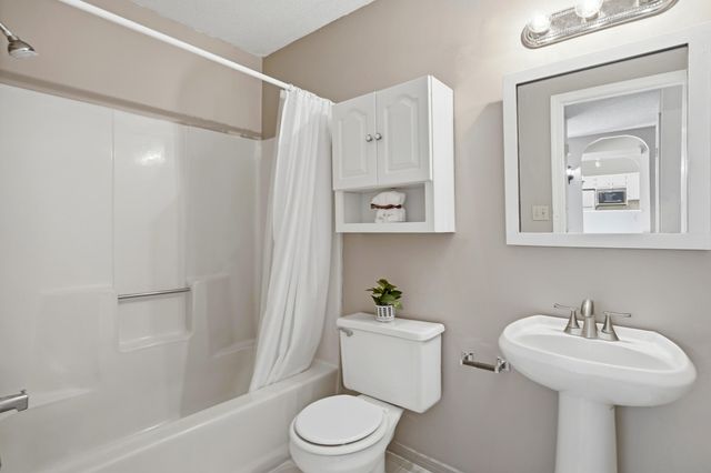 4905 GLENCAIRN DR, Columbia, MO 65203