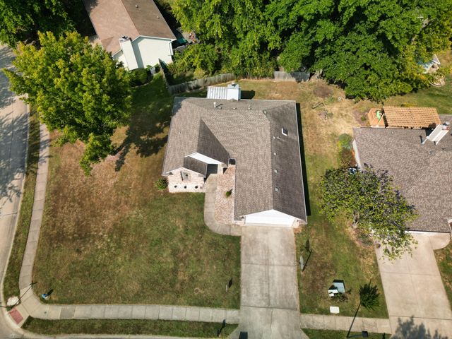 4905 GLENCAIRN DR, Columbia, MO 65203