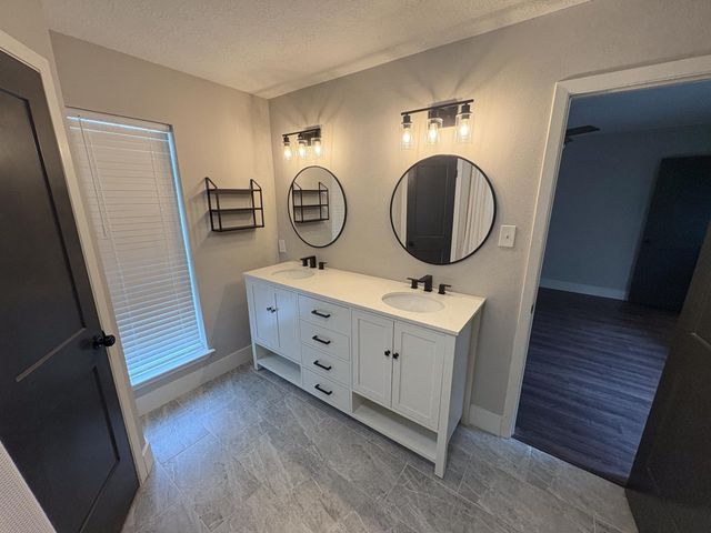 1204 Osborne Drive, Friendswood, TX 77546