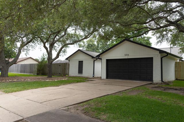 1204 Osborne Drive, Friendswood, TX 77546