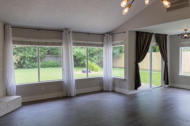 1204 Osborne Drive, Friendswood, TX 77546
