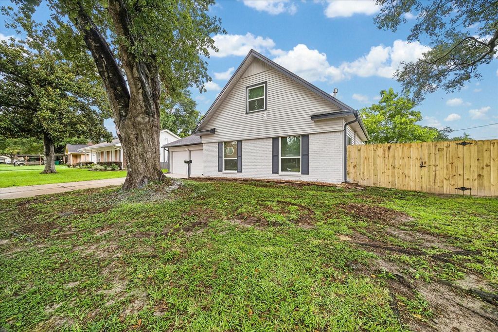 4114 Hill Oak Drive, Houston, TX 77092