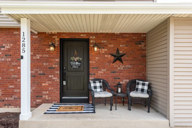 1285 N Lyle Avenue, Elgin, IL 60123