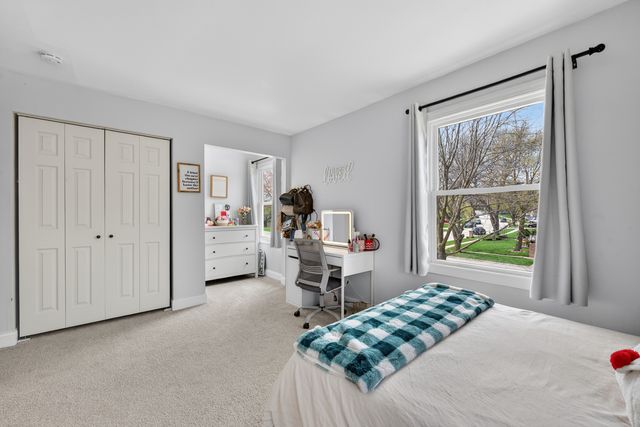 1285 N Lyle Avenue, Elgin, IL 60123